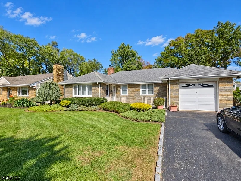 3 bed, 3.0 bath, $4,600 — Photo 1
