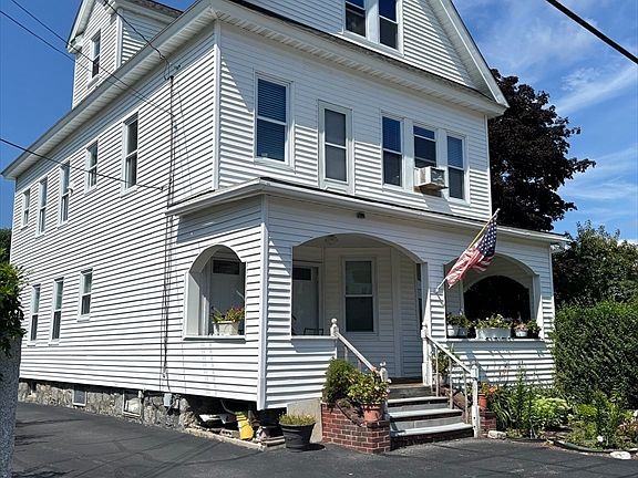2nd image of 23 Webber St #23