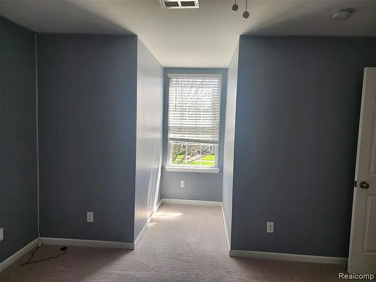 18106 Addington Dr — Photo 26