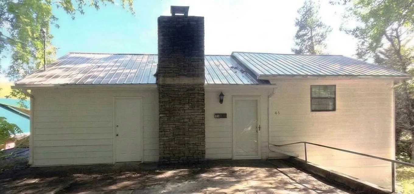 2 bed, 835 sqft, $1,250 — Photo 1