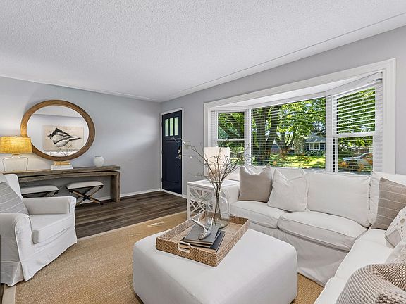 5th image of 124 Harrington Dr