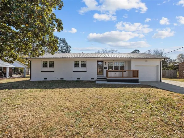 115 Eastway Ln, Graham, NC 27253