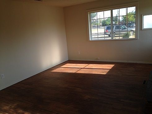 3rd image of 554 De Barr Ave