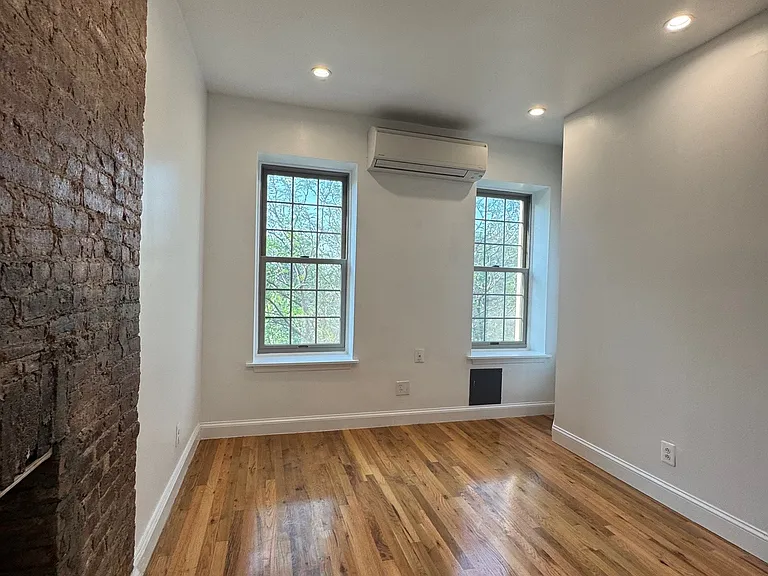 228 Monroe St #4 — Photo 6