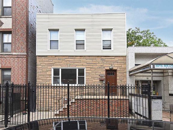 2nd image of 3280 31st St
