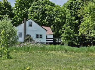 32 Front St, Sumner, ME 04292