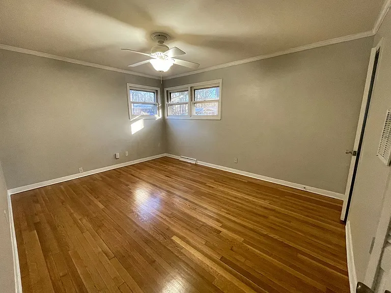 717 Williams Cir — Photo 16