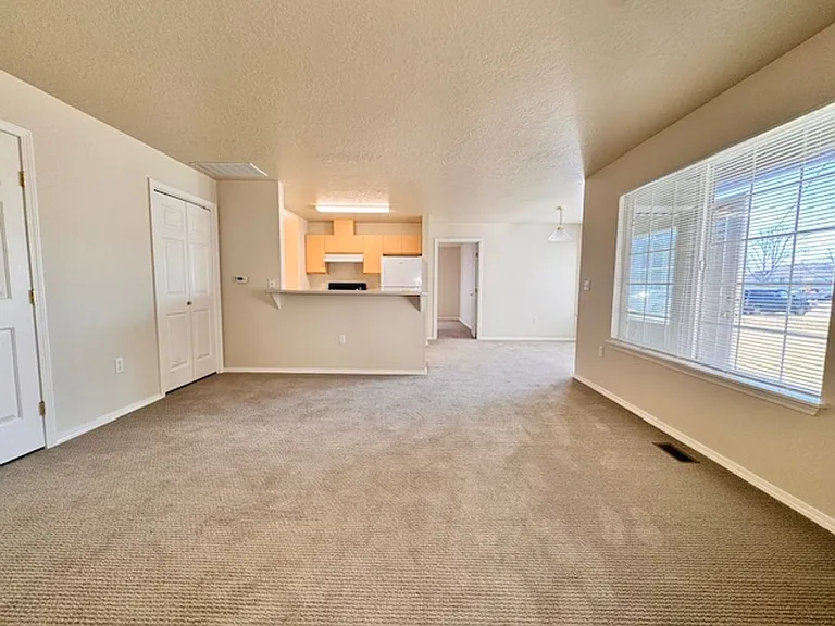 213 N Avenger Ln #102 — Photo 3