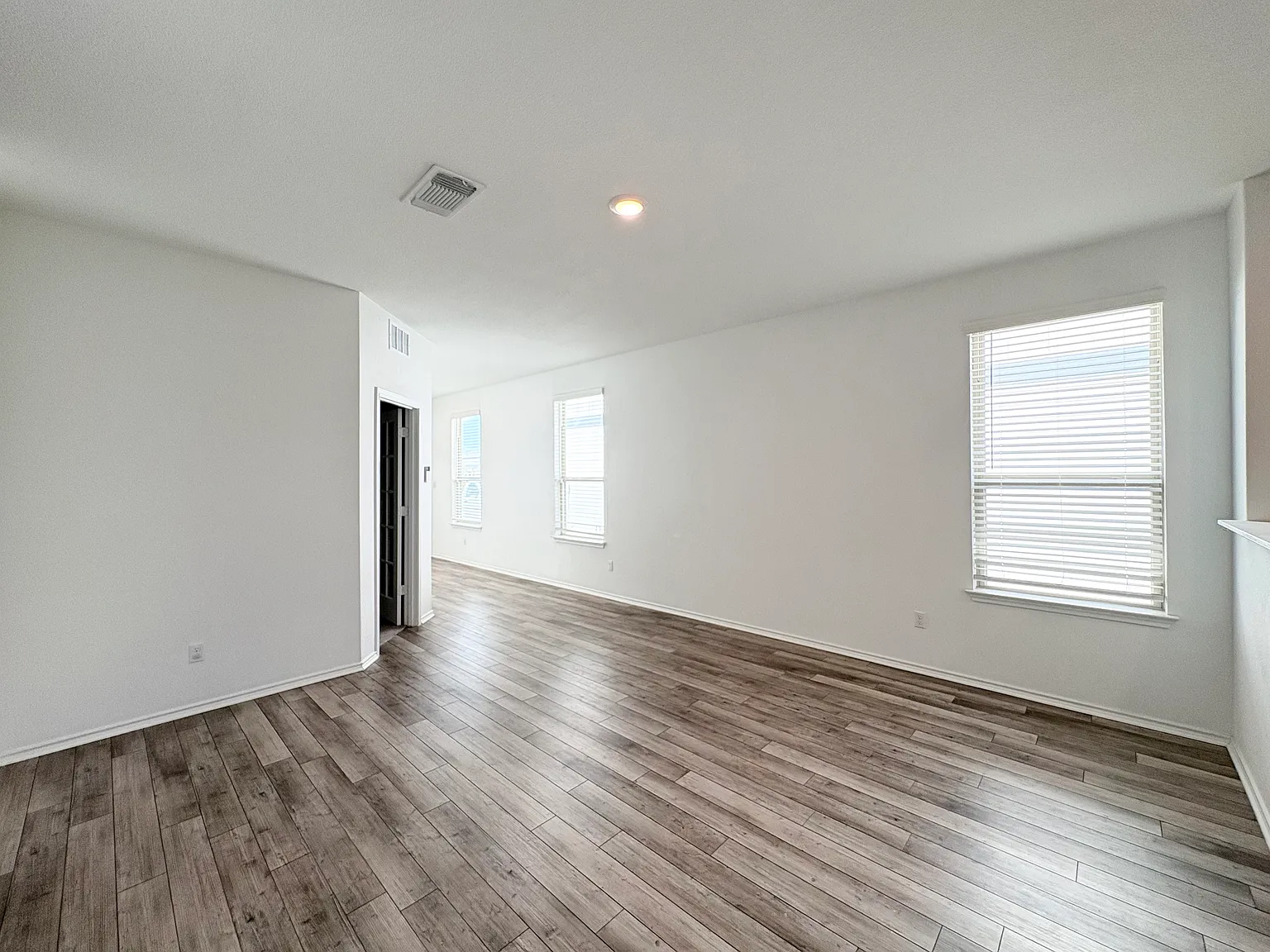 217 English Oak St, Georgetwon, TX 78626 — Photo 3