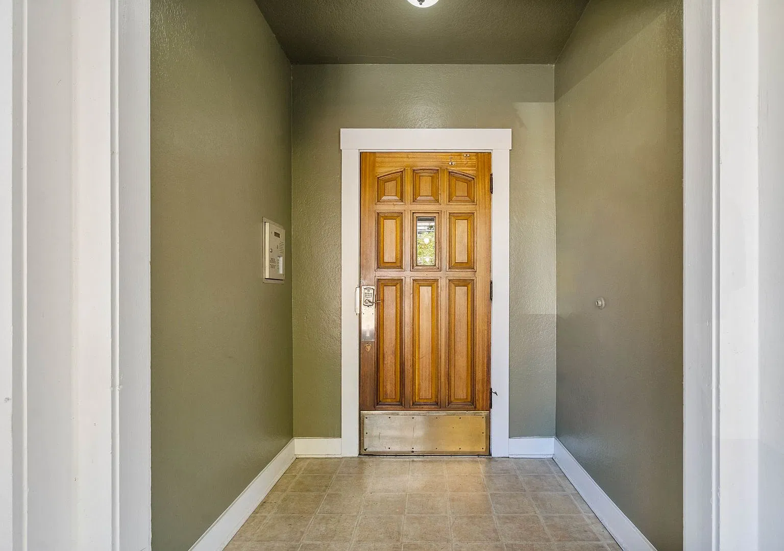 Knob Hill Court — Photo 4