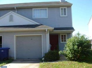 33 Regency Dr, Mount Holly, NJ 08060