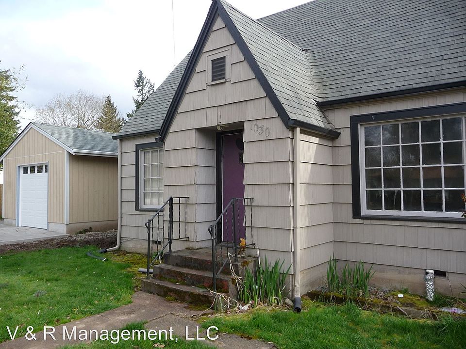 2nd image of 1030 Dearborn Ave NE