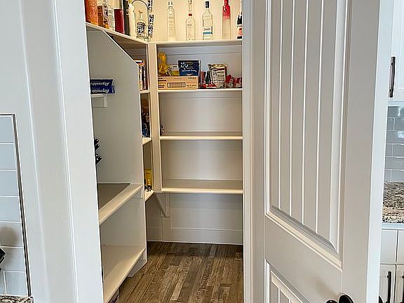 5th image of 532 E Glendora Cir