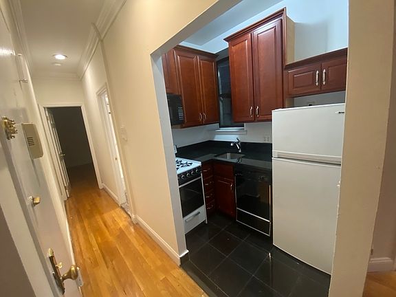 3rd image of 235 E 13th St #2M