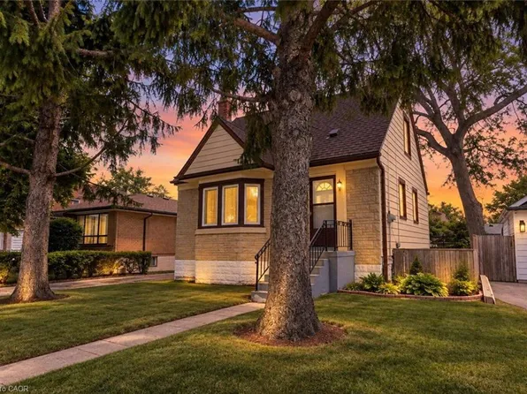 269 Queensdale Ave E, Hamilton, ON L9A 1L3