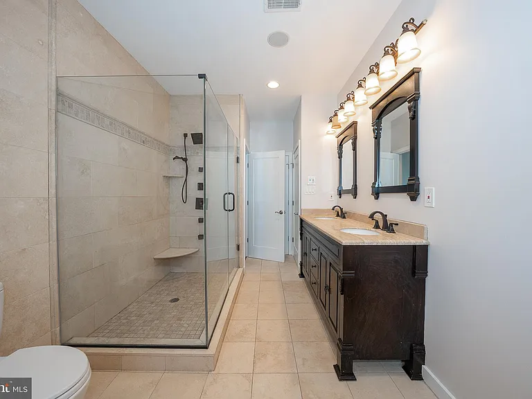 601 Poplar St — Photo 28