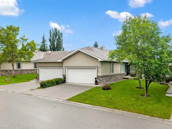 22 Mount McKenzie Vlg SE, Calgary, AB T2Z 2P9
