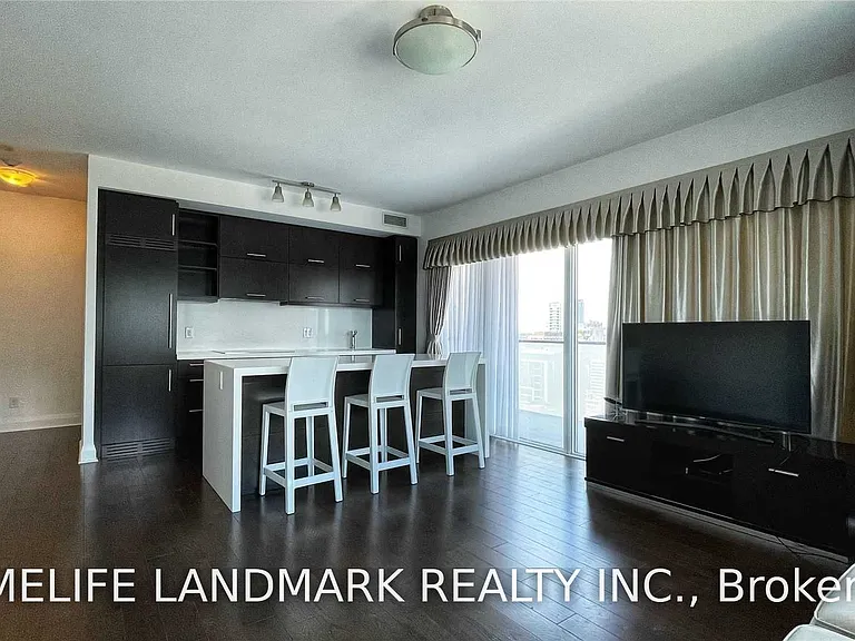 1080 Bay St #3010 — Photo 5