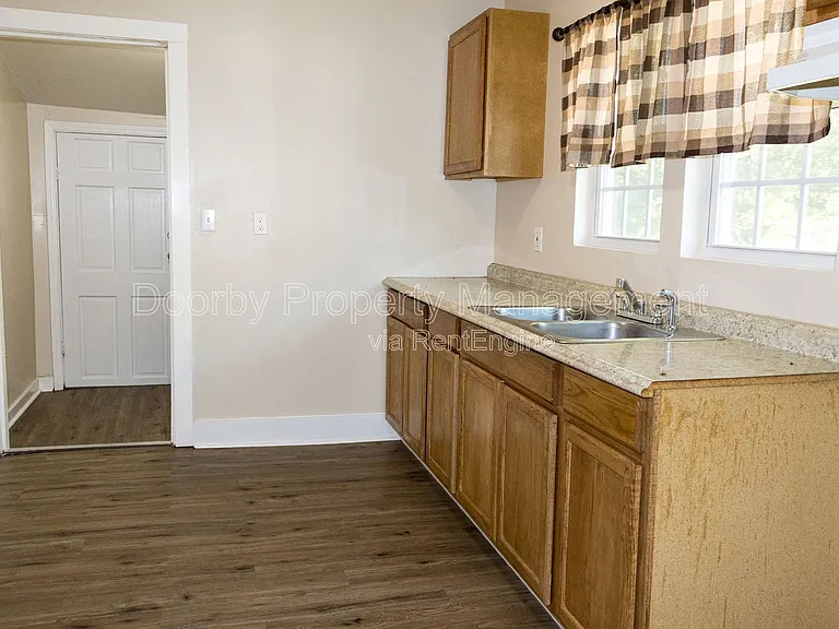 1503 E 18th St — Photo 5