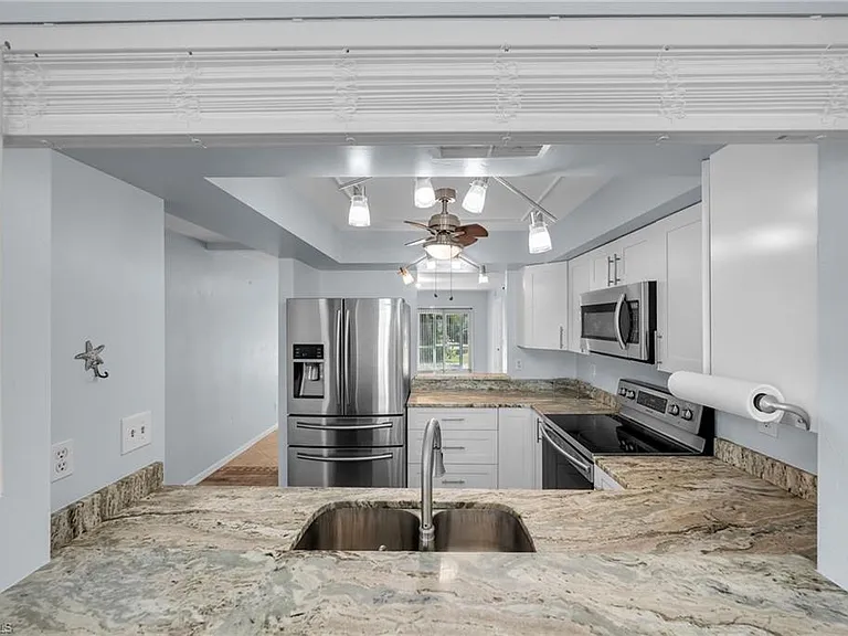 28260 Pine Haven Way #84 — Photo 4