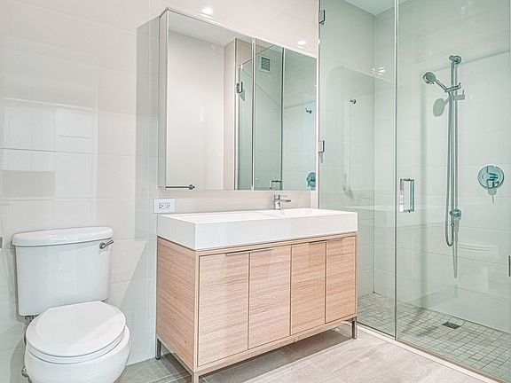 5th image of 180 Water St APT 2617