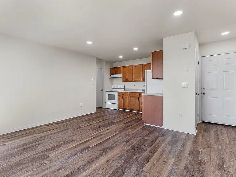 Zen Long Island at Bay Shore 55+ Community — Photo 14
