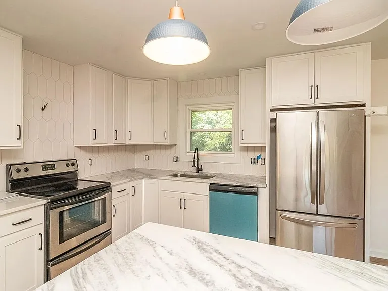 4220 Boudinot Ave — Photo 1