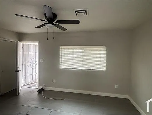 2215 Stewart Ave #B — Photo 2