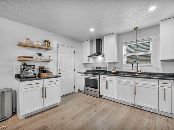 5th image of 7712 Spafford Rd