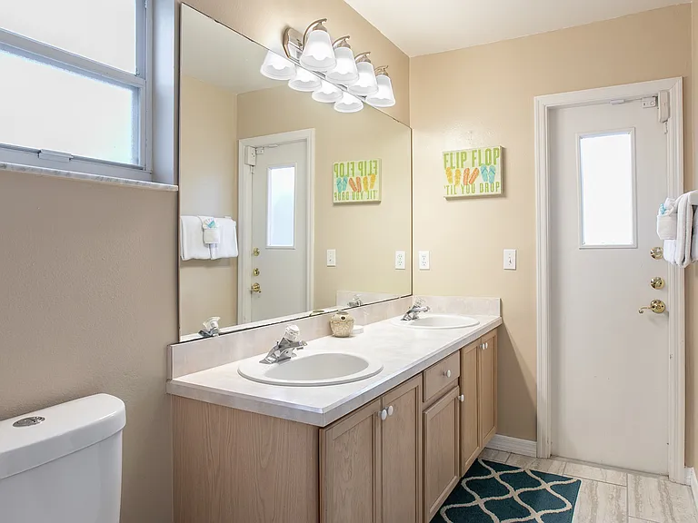 7802 Laurel Oak Ln — Photo 4