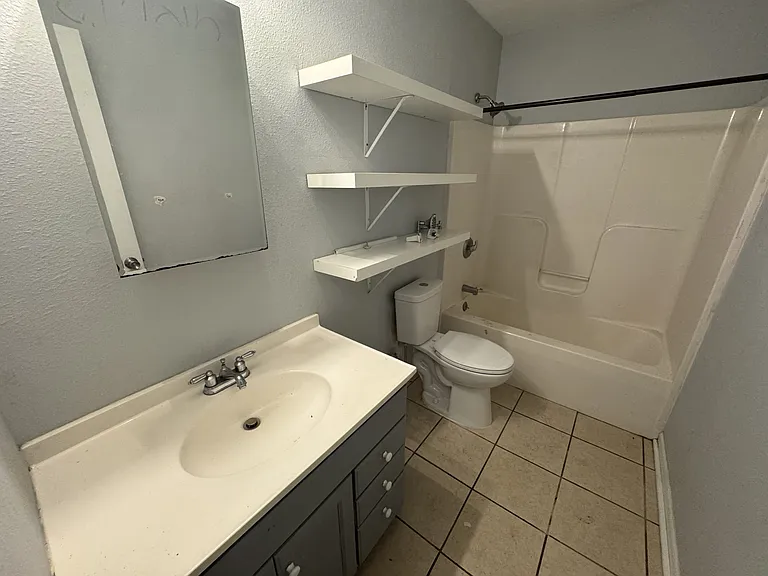 231 SE 121st Rd #4 — Photo 5