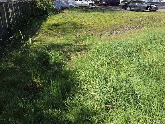 3rd image of 418 3rd Street SW