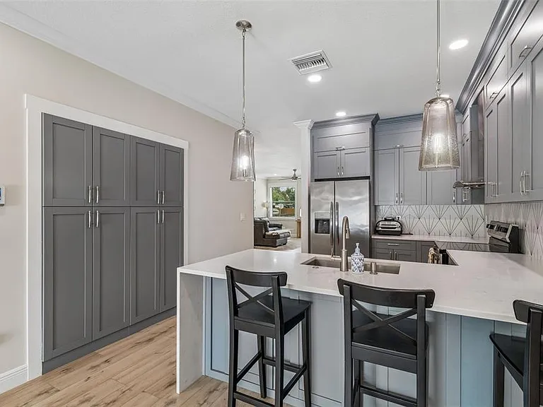 1901 W Cluster Ave — Photo 18