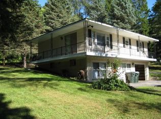 829 Bay View Ave, Twin Lakes, WI 53181
