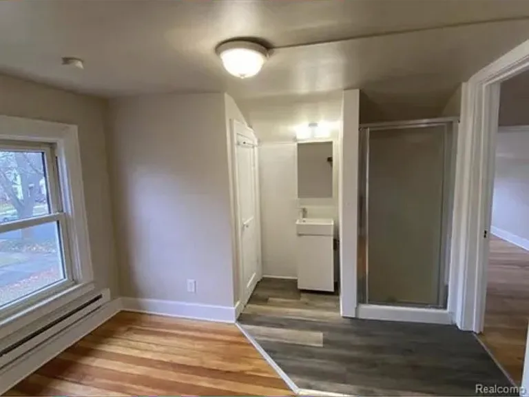 281 Ardmore Dr — Photo 5