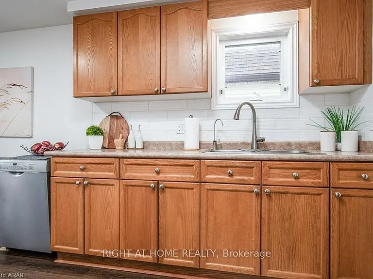 554 Halberstadt Cir — Photo 14