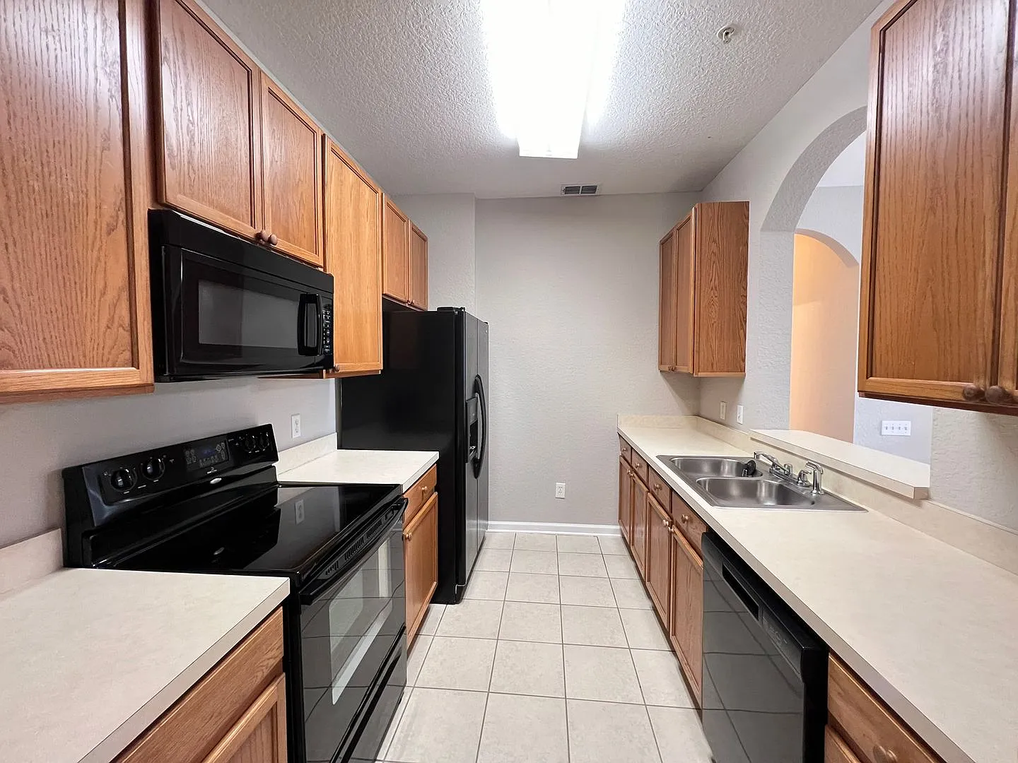 3 bed, 1447 sqft, $1,950 — Photo 4