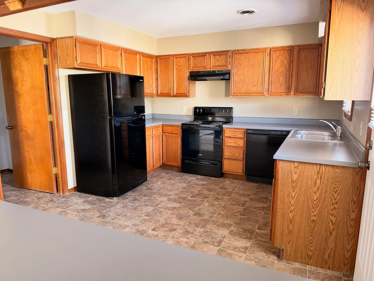 2 bed, 1000 sqft, $950 — Photo 4