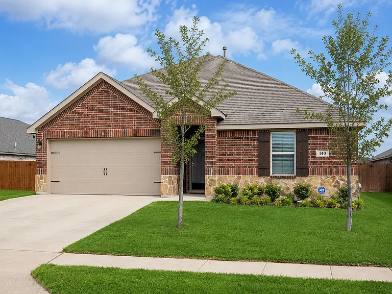 510 Range Dr — Photo 1