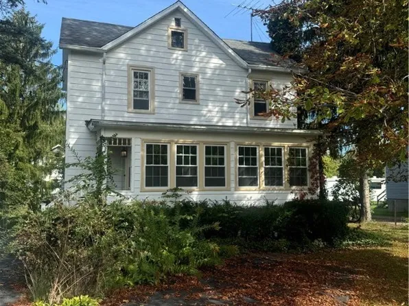 8527 East Ave, Gasport, NY 14067