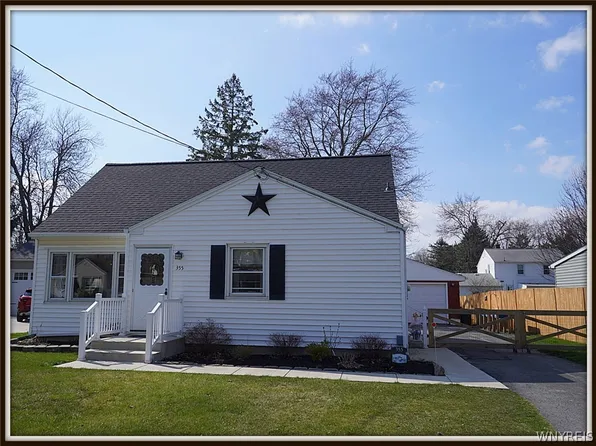 355 N 5th St, Lewiston, NY 14092