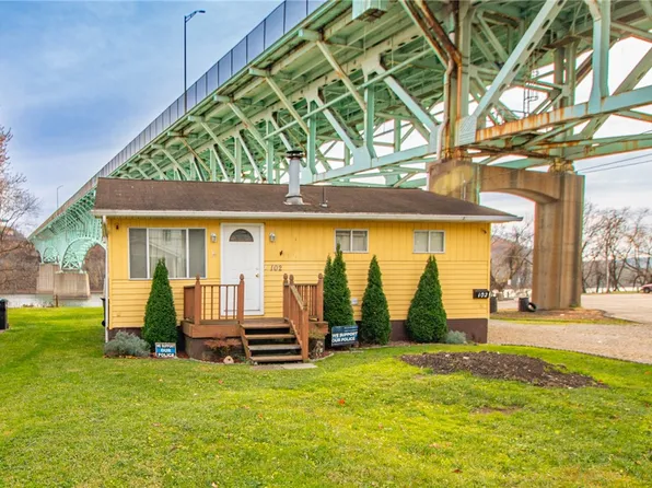 102 E 1st Ave, Tarentum, PA 15084