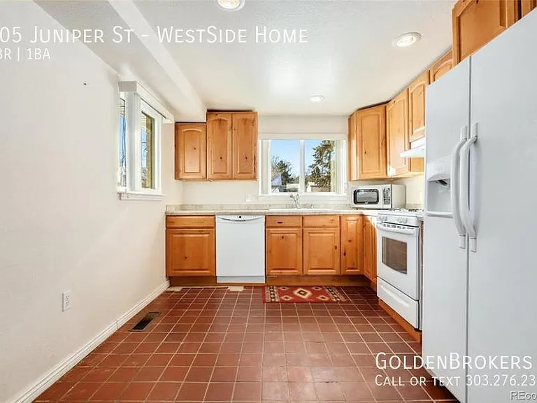 705 Juniper St #WESTSIDE HOME — Photo 5