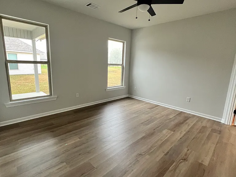 23511 Britton St — Photo 6