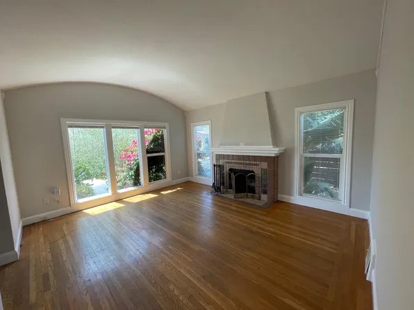 5430 Walnut St, Oakland, CA 94619