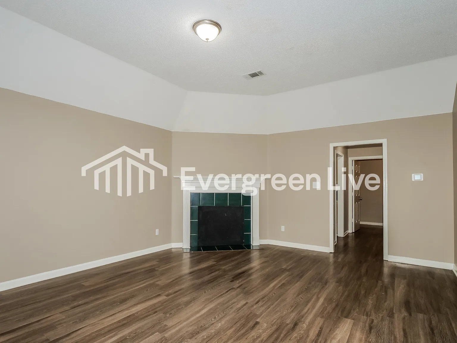 4 bed, 2.0 bath, 1789 sqft, $1,595 — Photo 4