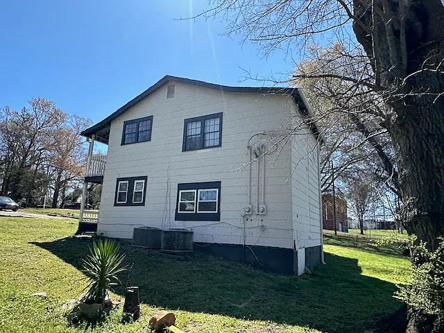 2 bed, 770 sqft, $900 — Photo 3