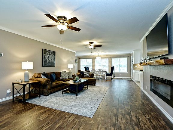 4th image of 111 Crane Dr