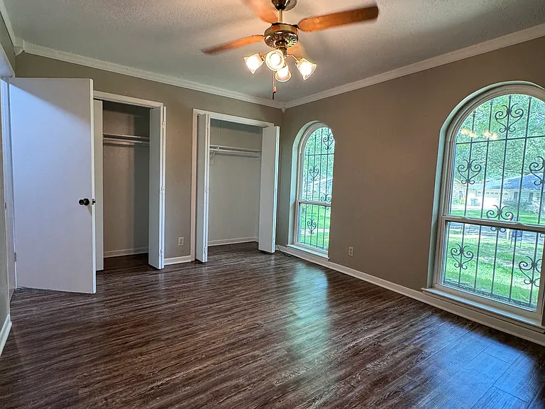 8304 Oxford Dr — Photo 22