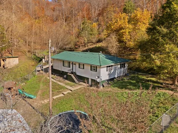 609 Highway 2036, Letcher, KY 41832